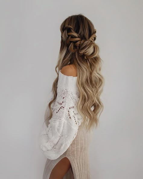 Maternity Photo Hairstyles Long, Hairstyles Maternity Shoot, Maternity Picture Hairstyles, Maternity Shoot Hair, Maternity Pictures Hairstyles, Pregnant Hairstyles, Hair Styles For Maternity Photo Shoot, Braided Hairstyles For Maternity Shoot, Maternity Hairstyles Photography