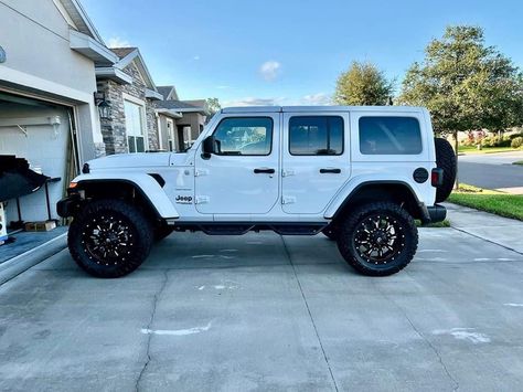 Jeep Wrangler White Aesthetic, White Keep Wrangler Aesthetic, Jeeps White, White Jeep Wrangler Interior, Jeep Blanca, Jeep Wrangler 2024, 2024 Jeep Wrangler, White Jeep Wrangler Rubicon, All White Jeep Wrangler