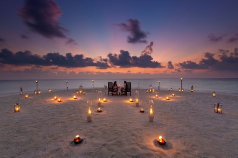 Enjoy a romantic dinner on a private sandbank, just you and a significant other, romantic candle light as the setting sun lights up the sky in an abundance of colours. Baros Maldives, جزر المالديف, Maldives Luxury Resorts, Romantic Resorts, Maldives Honeymoon, Maldives Beach, Beach Dinner, Dream Honeymoon, Maldives Resort