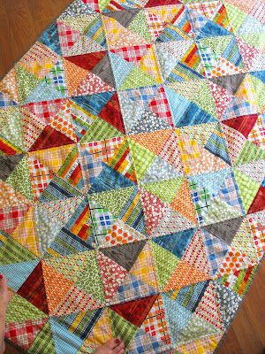 Scrappy Half Square Triangle Quilts Ideas, Quilt Patterns With Triangles, Scrappy Half Square Triangle Quilts Pattern, Scrappy Half Square Triangle Quilts, Half Square Triangle Quilts Ideas, Hst Quilt Patterns, Triangle Quilt Tutorials, Half Square Triangle Quilts Pattern, Triangle Quilt Pattern