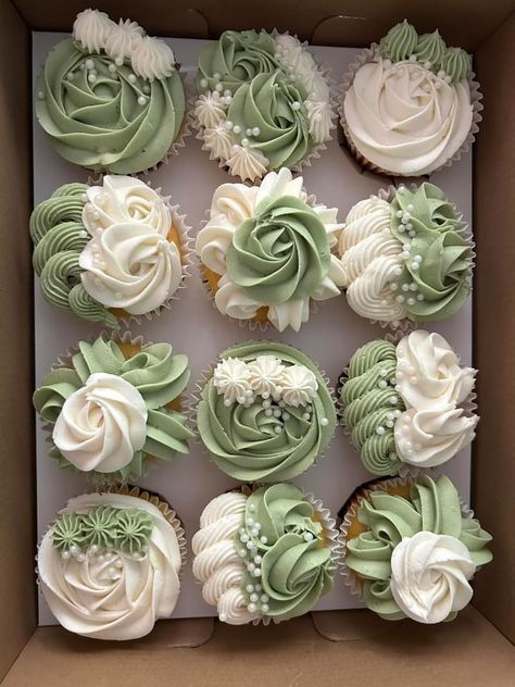 Green White And Gold Cupcakes, Green And White Cupcake Ideas, Green And Gold Cupcakes Wedding, Green Cupcakes Birthday, White And Green Cupcakes, 70th Cupcakes, Cupcakes Sage Green, Sage And Gold Baby Shower Ideas, Eucalyptus Cupcakes