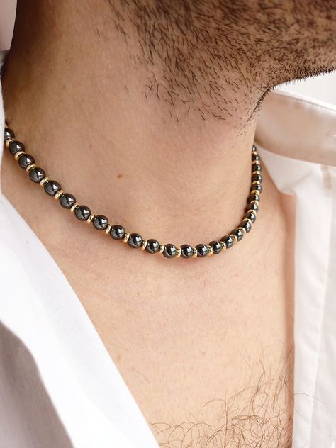 Men Wearing Pearls Aesthetic, Men Bead Necklace, Jewelry For Men Necklaces, Men Jewelry Necklace, Career Ladder, Men Choker, Man Necklace, Necklace Y2k, Mens Beaded Necklaces