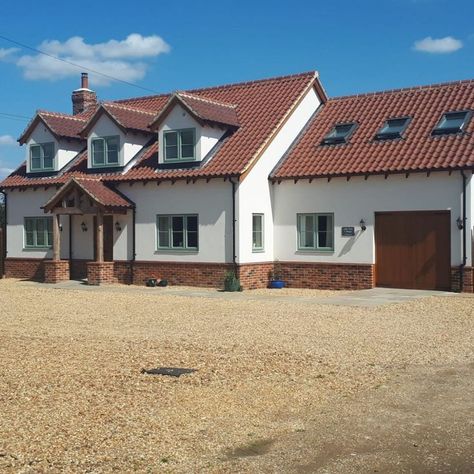 Little throwback (on a Saturday 😱) to this beautiful Self Build Potton home that was completed on site last year. #potton #selfbuild #homeinspo #selfbuildream #selfbuilduk #dreamhomes #timberframe #heritage #bespoke #throwbackSATURDAY Build Home Ideas, Potton Homes, Chalet Bungalow, Kerb Appeal, Self Build Houses, Self Build, Build Home, Save File, Architecture Ideas