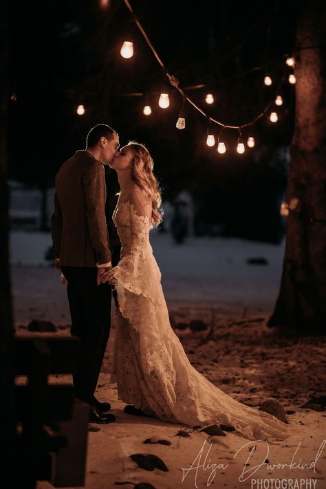 Pre Wedding Photoshoot Outdoor Winter, Couple Fairy Lights Photoshoot, Candlelight Couples Photoshoot, Winter Wedding Pictures Outdoor, Winter Elopement Photography, Night Time Wedding Photos, Night Time Engagement Photos, Outside Wedding Pictures, Low Light Wedding