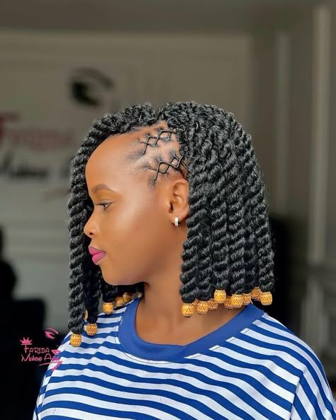 Farida makeup artist🔵 on Instagram: “MY FAVORITE HAIRSTYLE TWINKLE BRAIDS Cost. 45,000 all inclusive Brand: @darlinghairtanzania JINSI YA KUSUKA NYWELE HII VIDEO IPO KATIKA…” Brazilian Wool Hairstyles African Short, Wool Twist Braids Hairstyles, Brazilian Hairstyles, Wool Hairstyles, Brazilian Wool Hairstyles, Hairstyles For Black Ladies, Brazilian Wool, Latest Hair Braids, Hairstyles For Ladies