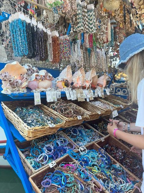 #rhodes #greece #mammamia #handmade #shells #oldtown #rodos #lindos #summer #independentbusiness #localbusiness #bracelets #holiday #vacation Holiday Bracelets Summer, Summer Holiday Jewellery, How To Store Shells, Greece Summer Vacation, Summer Vacation Bracelets, Greece Shops, Shopping In Greece, Greece Bracelet, Jewelry Making Aesthetic