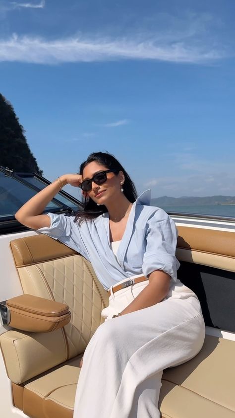 Hannah (@cocobeautea) • Instagram photos and videos Outfits For A Boat Ride, Boat Outfit Women, Boat Ride Outfit, White Outfit Classy, Sailboat Outfit, Beach Dinner Outfit, Boat Day Outfit, Yacht Party Outfit, Boat Attire