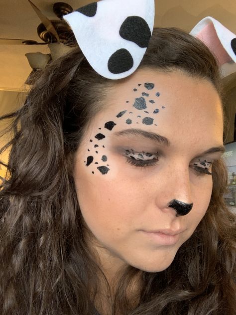 Simple Dalmation Makeup, 101 Dalmations Face Makeup, Dalmatian Makeup Halloween, Dalmation Face Paint Women, Halloween Dalmation Costume, Dalmation Face Makeup, 101 Dalmations Makeup, Dalmatian Face Makeup, Dalmation Costume Makeup