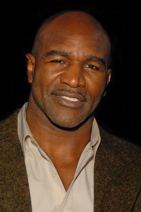 Olympics Gymnastics, Evander Holyfield, American Boxer, Boxing Legends, Career Lifestyle, Sporting Legends, Boxing History, Professional Boxer, Sport Icon