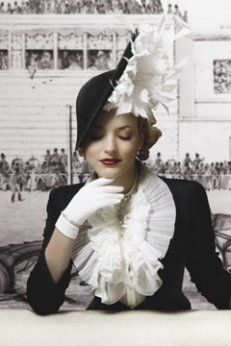 Glam vintage hat. I should throw a fancy hat party so I could wear something like this. Ascot Style, Philip Treacy Hats, Glamour Vintage, Philip Treacy, Hat Patterns, Skirt Maxi, Wearing A Hat, Royal Ascot, Vintage Hat