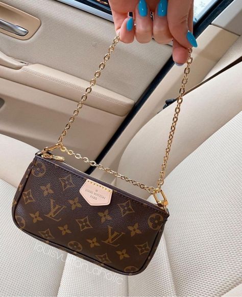 Tas Louis Vuitton, Ig Makeup, Tas Lv, Tas Chanel, Sac Louis Vuitton, Buat Pita, Sacs Design, Luxury Bags Collection, Girly Bags