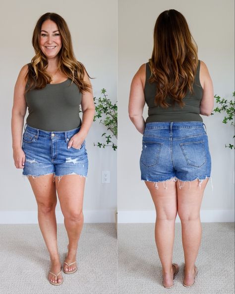 Denim Shorts | Finding YOUR best fit Size 16 Women Outfits, Women Outfits Summer, Midsize Fashion Summer, Jean Short Outfits, Denim Shorts Outfit, Midsize Outfits, Size 16 Women, Mom Denim, Summer Shorts Outfits