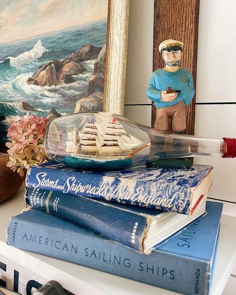 Ocean Academia, Coastal Grandpa, Vintage Beach House Decor, Vintage Coastal Decor, Coastal Styling, Beach House Decor Coastal Style, Sailboat Decor, Nantucket Style, Styling Shelves