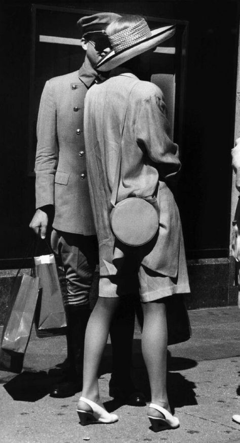 Bill Cunningham | Untitled, New York City (c. 1970-1980s) | Available for Sale | Artsy Bill Cunningham Photography, Art Folio, Bill Cunningham, York City, New York City, Fashion Photography, New York, For Sale, Photography