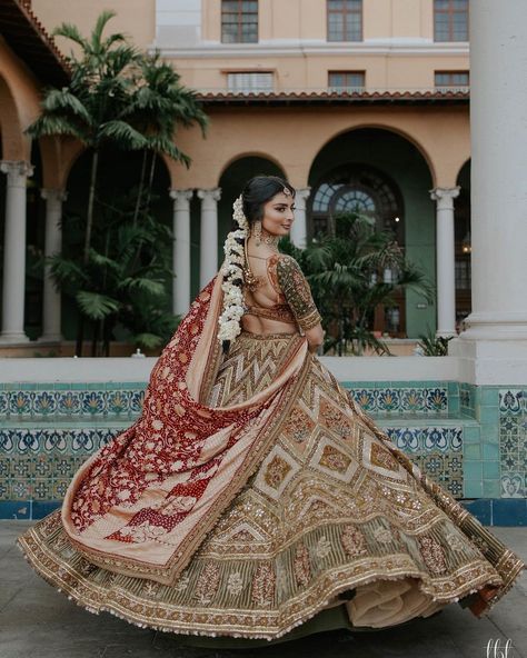 Day 1, event 2: Sangeet/Garba As a Gujarati and lover of Garba and Raas, I wanted to keep a very traditional feel of the event. After… | Instagram Wedding Red Lehenga, Marwar Couture, Bridal Lehenga Indian, Launch Event Ideas, Gujrati Wedding, Lehenga Green, Wedding Braid, Bridal Foot Jewelry, Jasmine Hair