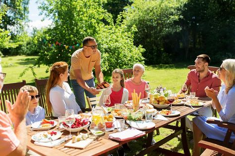 Summer Sobriety: 7 Tips to Help You Celebrate Festivals & Holidays Sober #30secondmom Center Parc, Fakeaway Recipes, Cooking Competition, Festive Dinner, Summer Garden Party, Barbecue Party, Delicious Breakfast Recipes, Balanced Meals, Best Breakfast Recipes