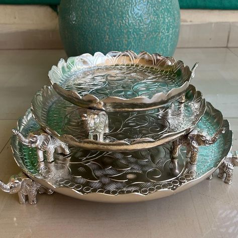 Silver Pooja Items Indian, Silver Home Accessories, Silver Goddess, Silver Jewellry, Hamper Ideas, Diwali Decorations At Home, Pooja Items, Gold Jewelry Outfits, Silver Pooja Items