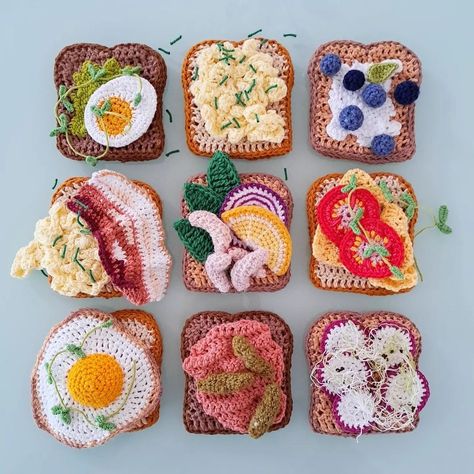 Sandwich Crochet Pattern, Crochet Food Set, Cute Food Crochet, Crochet Sandwich Pattern Free, Crochet Burrito, Crochet Cheese, Sandwich Crochet, Crochet Food Patterns, Crochet Person