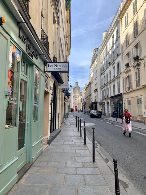 Paris Streets Aesthetic, French Streets, Street Photography Paris, Bloxburg Town, Paris Streets, Paris Rooftops, French City, Parisian Vibes, French Street