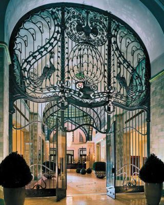 ELLE DECOR Goes to Budapest Art Nouveau Design Interior, Gresham Palace, Art Nouveau House, Hotel Budapest, Entrance Gates Design, Sacred Architecture, Budapest Hotel, Art Nouveau Architecture, Wrought Iron Gates