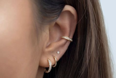 Ohrknorpel Piercing, Ušný Piercing, Bijoux Piercing Septum, Minimalist Ear Piercings, Pave Ear Cuff, Ear Peircings, Cool Ear Piercings, Pretty Ear Piercings, Cute Ear Piercings