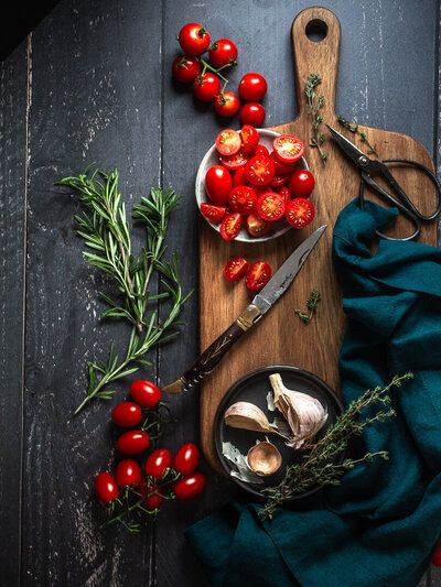 Frenchly | Food Photography Rustic Food Photography, Ingredients Photography, Food Photography Composition, Food Photography Background, Dark Food Photography, Food Art Photography, Food Photoshoot, Photo Food, Food Photography Inspiration