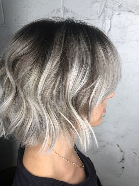 Smudge Root Blonde Short Hair, Root Smudge Blonde Short Hair, Blonde Bob Dark Roots, Root Melt Blonde Short, Root Melt Blonde, Blonde Root Melt, Root Smudge Blonde, Icy Hair, Grey Blending