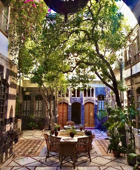 The Art and Heritage of Courtyard Homes in Syria Syrian Style Home, Syrian Interior Design, Arab Courtyard, Arabic Courtyard, Syrian Courtyard, Syrian Architecture, Lebanon Architecture, Islamic House, Courtyard Homes