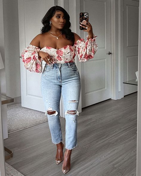 Casual Brunch Outfit Spring, Spring Weekend Outfit, Blouse Outfit Casual, Short Girl Fashion, Casual Brunch Outfit, Brunch Outfit Spring, Girls Night Outfit, Brunch Outfits, Looks Jeans