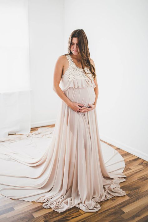 Maternity gown sewing pattern and tutorial by Chelsea Celeste Designs https://www.etsy.com/ca/listing/456137850/full-circle-skirt-pdf-tutorial-diy?ref=shop_home_active_8 Diy Maternity Gown, Maternity Formal Wear, Diy Skirt Tutorial, Diy Maternity Photos, Gown Sewing Pattern, Maternity Photo Props, Maternity Gown, Skirt Tutorial, Gown Pattern