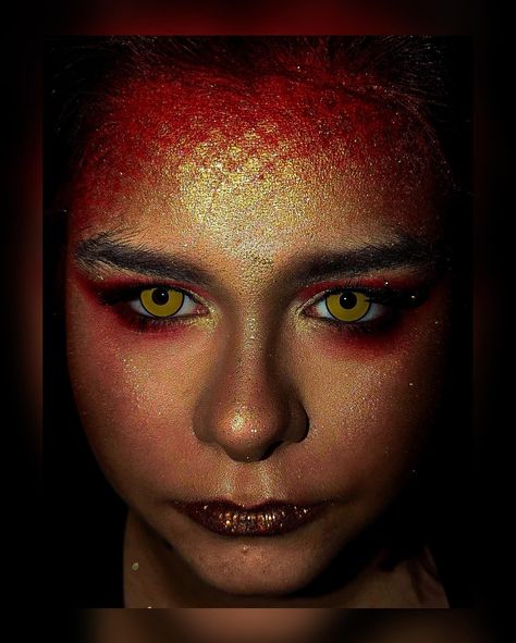 Dark Phoenix Makeup, Dragon Costume Women Makeup, Fantasy Princess Makeup, Dragon Costume Makeup, Dragon Sfx Makeup, Dragon Scales Makeup, Halloween Dragon Makeup, Red Mermaid Makeup, Fish Scales Makeup