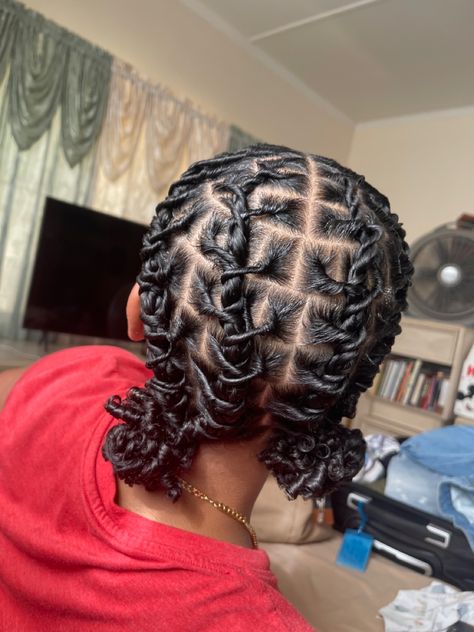 black girl locs Loc Style Barrel Twist, Starter Locs Styles Barrel Twist, Barrel Hairstyles Locs, Barrel Twist Hairstyles, Barrell Twist Loc Styles Women, Barrel Twists Loc Styles Women, Barrel Twist Women, Starter Locs Barrel Twist, 4 Barrel Twist Locs