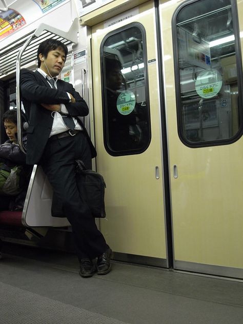 Salaryman | How do you hold your bag on the train? | hiromy | Flickr 70s Japan, Groom Suit Black, Anatomy Poses, On The Train, Japanese People, Composition Photography, Human Poses Reference, Figure Poses, Human Poses