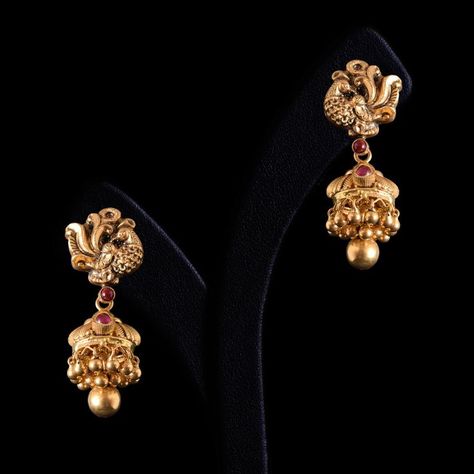 Vummidi Bangaru Jewellers | Gold necklace designs, Temple jewellery earrings, Gold earrings designs Dailywear Earrings Gold Indian, Ear Tops Gold Indian, Vummidi Bangaru Jewellers, Ear Tops, Temple Jewellery Earrings, Gold Earrings Indian, Antique Gold Earrings, Simple Gold Earrings, Gold Jhumka Earrings