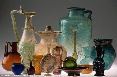 Roman Glass Jewelry, Roman Era, Rome Antique, Ancient Roman Glass, Antique Bottles, Roman Glass, Art Antique, Ancient Artifacts, Ancient Romans