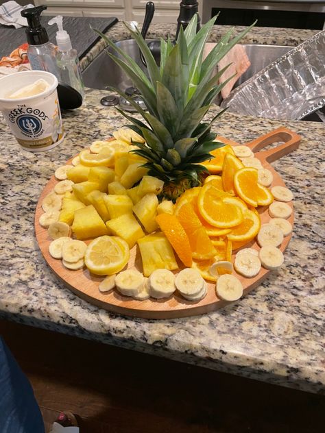 Healthy fruit summer tray charcuterie board Yellow Party Snacks, Yellow Food Board, Yellow Charcuterie Board, Yellow Snacks, Tray Charcuterie Board, Fruit Board, Board Night, Yellow Board, Yellow Food