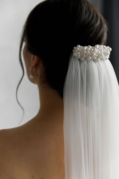 Wedding Veil, Pearl Bridal Veil. Chapel Length Wedding Veil With Pearl Comb, Long Wedding Veil, Elegant Tulle Wedding Veil - Etsy Wedding Dress Accessories For Bride, Elopement Wedding Hairstyles, Veil Styles Wedding, Veils For Mermaid Wedding Dress, Pearl Vail Wedding, Wedding Veil Clip, Wedding Hairstyle Bun With Veil, Bridal Veil With Pearls, Bride Veil Ideas