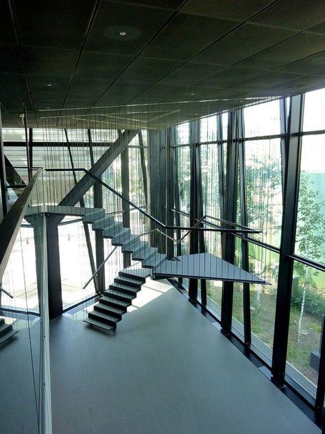 Suspended Stairs Design, Stair Architecture Design, Triangular Stairs, Triangular Staircase, Triangle Stairs, Open Staircases, Suspended Stairs, Suspended Staircase, Crazy Stairs