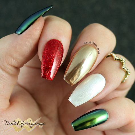 Almond Ideas, Sparkly Christmas Nails, Nail Art Christmas, Pro Nails, Pretty Fingers, Nails Floral, Pretty Tips, Sparkly Christmas, Cute Christmas Nails