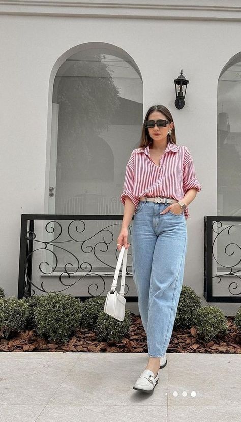 Formal Shirt With Jeans For Women, Midsize Old Money Outfits, Cute Modest Outfits With Jeans, Smart Casual Women Outfits, Simple Casual Outfits, Outfits Con Jeans, Smart Casual Women, Celebrity Casual Outfits, Best Winter Outfits