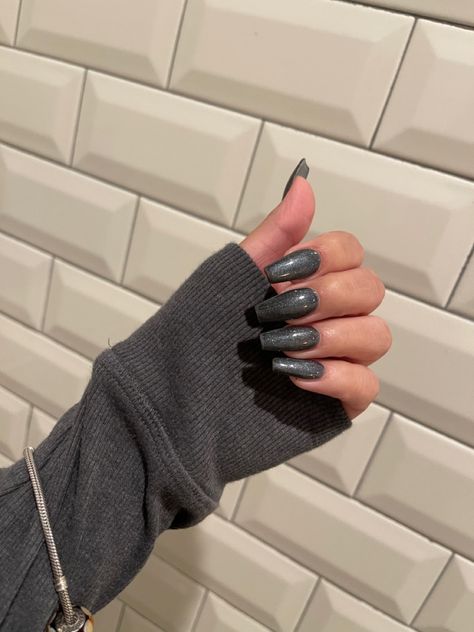 Grey Sparkling Nails, Sparkle Grey Nails, Dark Gray Glitter Nails, Shiny Gray Nails, Gray Sparkly Nails, Dark Grey Sparkle Nails, Dark Grey Nails With Glitter, Sparkly Grey Nails, Dark Gray Nails With Glitter