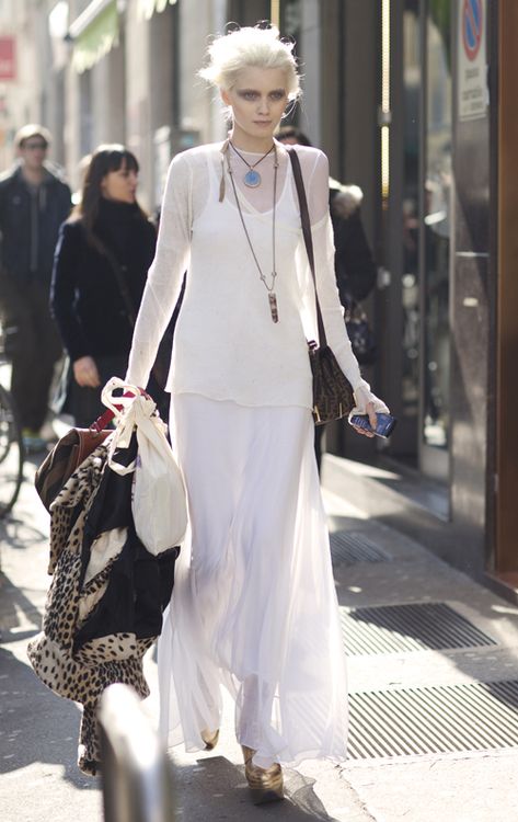 Street goddess Abbey Lee Kershaw, White Grunge, Lee White, White Goth, The Sartorialist, Estilo Chic, Adriana Lima, Inspired Outfits, White Outfits