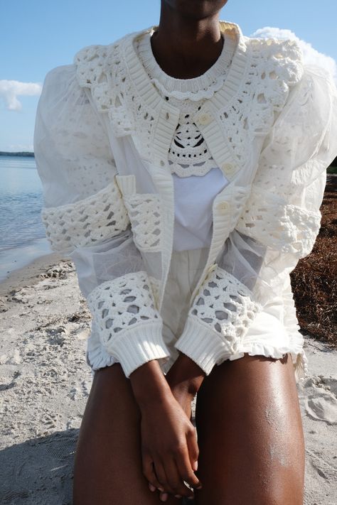 Vogue Crochet, Crochet Fashion Trends, 2020 Outfits, Spring Sweater, 2021 Fashion, Knitwear Fashion, Big Fashion, Knitwear Design, Knit Fashion