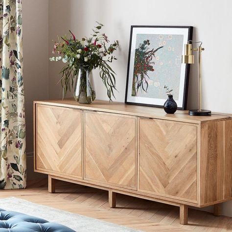 Sideboard Styles, Sideboard Modern, Sideboard Decor, Lacquer Furniture, Muebles Living, Living Room Essentials, Wooden Sideboard, Oak Sideboard, Sideboard Designs