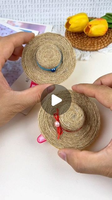 Diy Straw Hat, Straw Hat Diy, Straw Hat Crafts, Diy Straw, May Days, May Day, Bottle Top, Craft Diy, Hat Pins