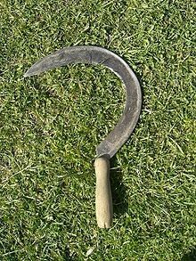 Sickle-a tool used for harvesting rice and crops Bushcraft Kit, Bushcraft Shelter, Agricultural Tools, Best Garden Tools, Image Moto, Garden Tool Organization, Farm Tools, Old Tools, Hobby Farms