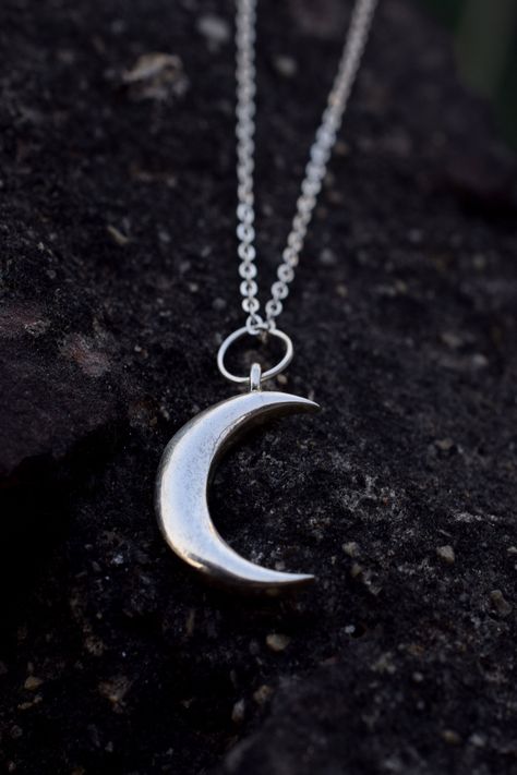 High quality necklace Celestial Jewelry Crescent Moon Necklace Crystal Necklace Statement Necklace Jewelry Women Valentine Gift by Geminimalist. It is a Solid 925 Sterling Silver Crescent Moon Necklace which Makes it a perfect desirable gift for special women in your life. Even it adds up some compliment in your beauty. ✧ WHAT YOU WILL GET *Size of Pendant18-20mm long *HIgh Grade Solid 925 Sterling Silver. *Hypoallergenic metal is used in the Necklace. *Thickness of the chain is 3mm(approx.) *Tr Aesthetic Moon Necklace, Celestial Necklace Silver, Black Moon Necklace, Silver Necklace Moon, Moon Themed Jewelry, Silver Moon Pendant, Moon Silver Necklace, Silver Celestial Jewelry, Metal Necklace Handmade