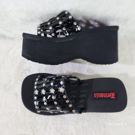 3.5" (89mm) Platform Sandal Black Patent (Shiny) Cut-Out Web Design Toe Strap With Spider Studs Demonia Us Ladies Sizes Brand New In Box Goth Platform Sandals, Demonia Sandals, Goth Sandals, Goth Platforms, Gothic Images, Web Spider, Goth Shoes, Demonia Shoes, Black Spider