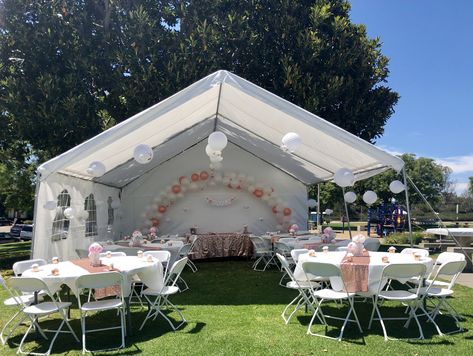 Tent Ideas For Graduation Party, Graduation Party Rose Gold, Rose Gold And Pink Graduation Party Ideas, Rose Gold And White Graduation Party, Gazebo Party Decorating Ideas, All White Backyard Party Decorations, Outdoor Tent Birthday Party, Tent Decorations Graduation Party, Backyard Jack And Jill Party