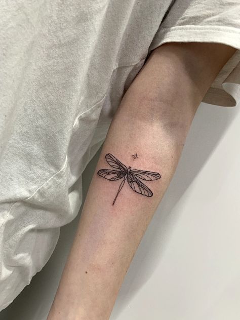 Dragonfly Tattoo Ideas, Cottagecore Tattoo, Small Dragonfly Tattoo, Dragonfly Tattoo Design, Petit Tattoo, Bug Tattoo, Spiritual Tattoos, Dragonfly Tattoo, Cute Tattoos For Women